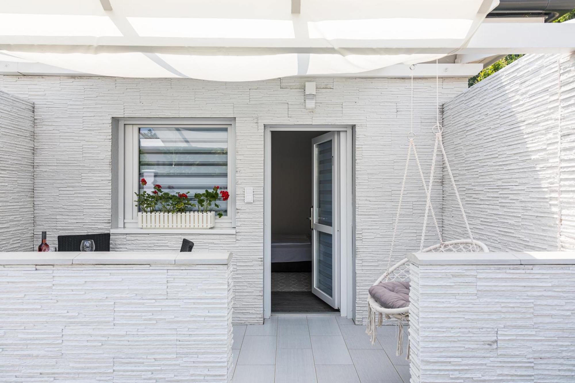Balatonic Lemon Apartmanhaz Siofok Exterior photo