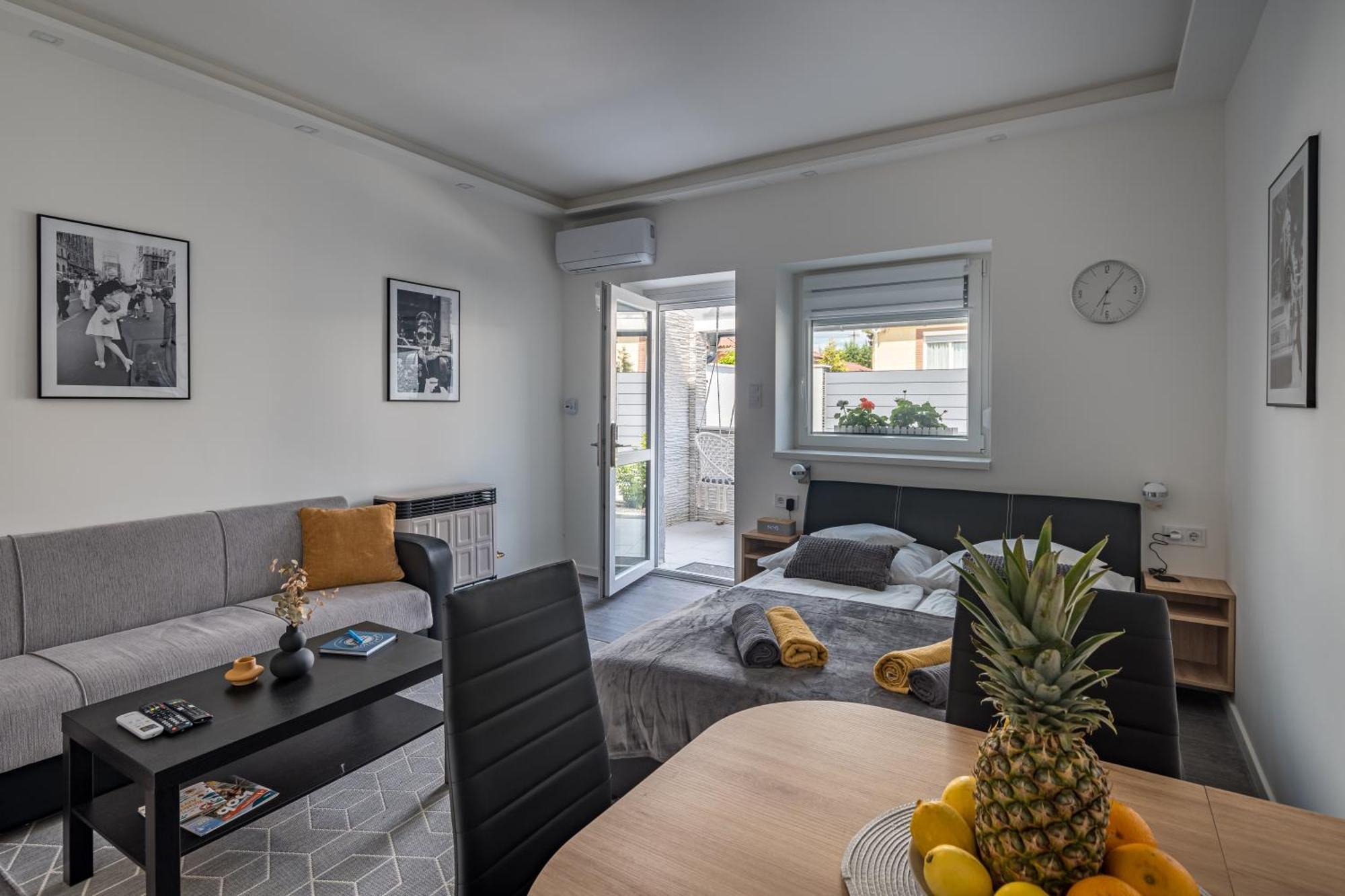 Balatonic Lemon Apartmanhaz Siofok Exterior photo