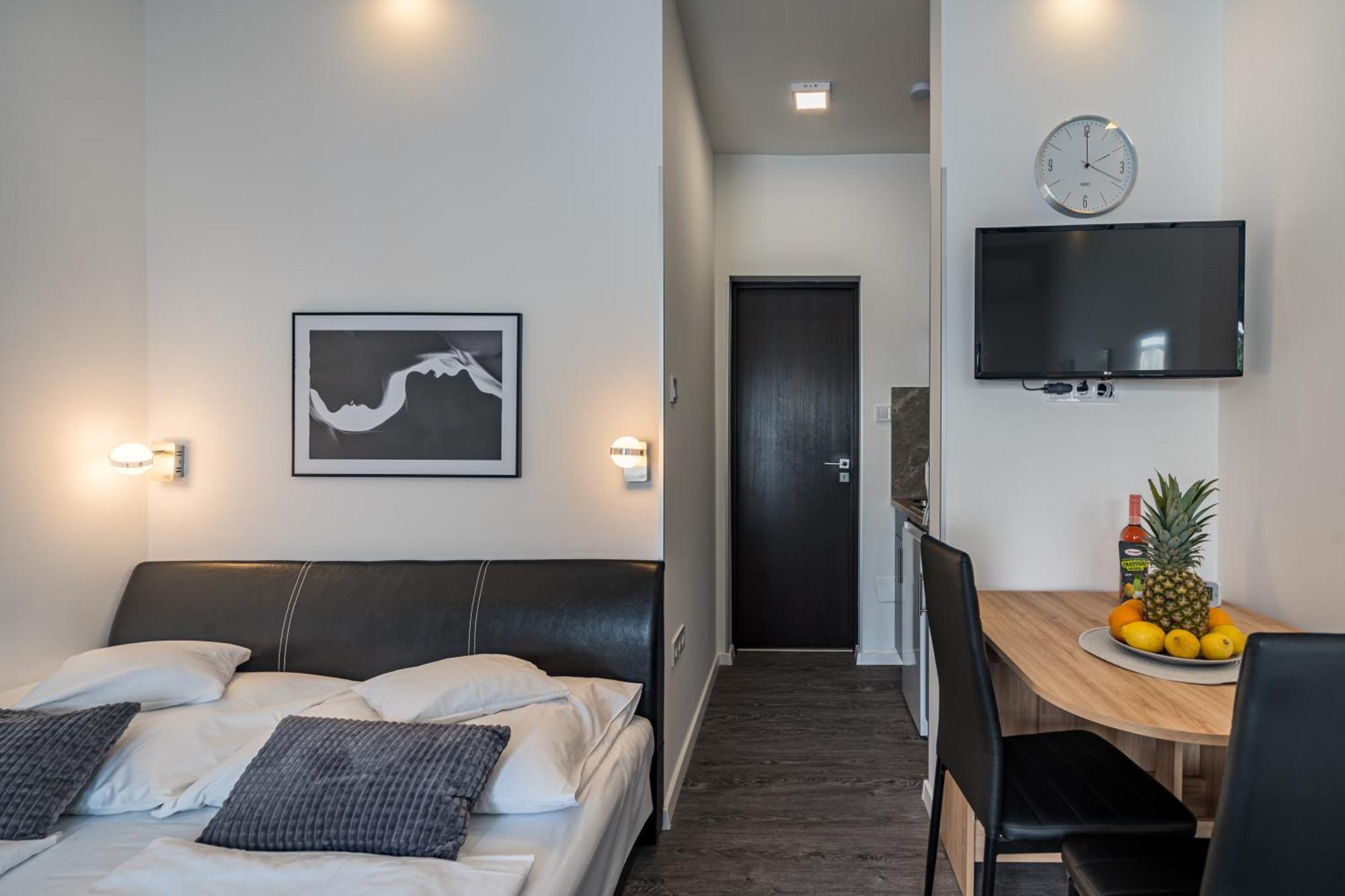 Balatonic Lemon Apartmanhaz Siofok Exterior photo