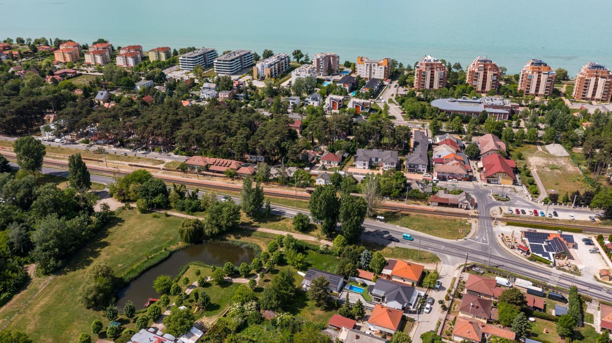 Balatonic Lemon Apartmanhaz Siofok Exterior photo